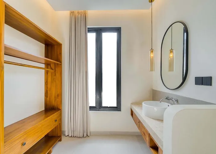 Anjuna Surf & Sunset 3br In *