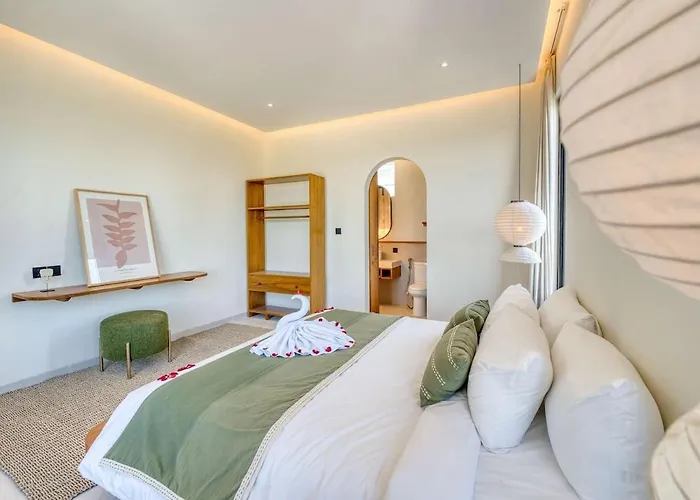 Anjuna Surf & Sunset 3br In Villa Uluwatu (Bali)